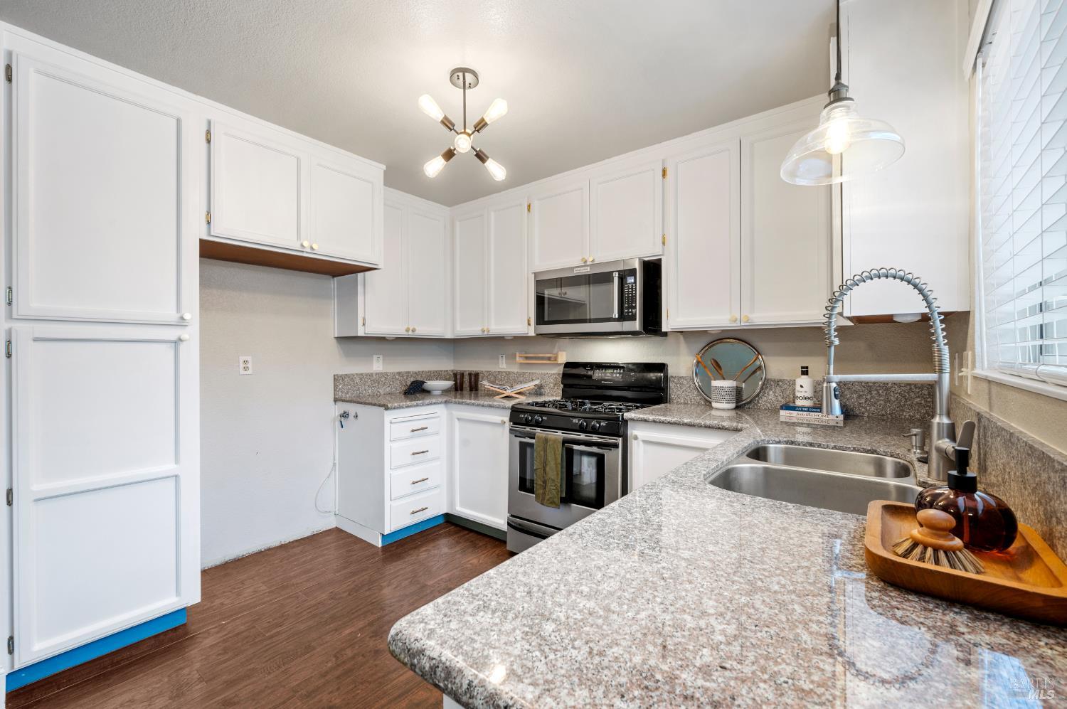 Detail Gallery Image 23 of 56 For 115 American Way, Vacaville,  CA 95687 - 3 Beds | 2/1 Baths