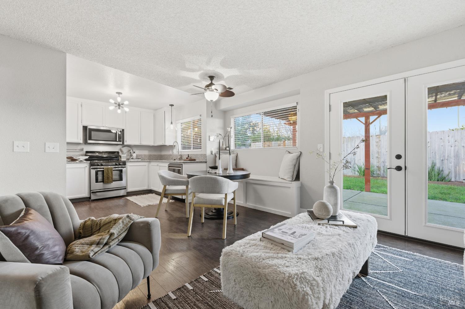 Detail Gallery Image 17 of 56 For 115 American Way, Vacaville,  CA 95687 - 3 Beds | 2/1 Baths