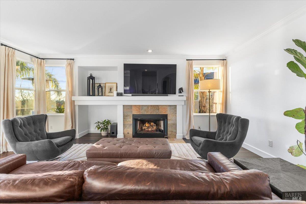 Detail Gallery Image 20 of 61 For 5866 Sailing Hawk Ave, Santa Rosa,  CA 95409 - 4 Beds | 4/1 Baths