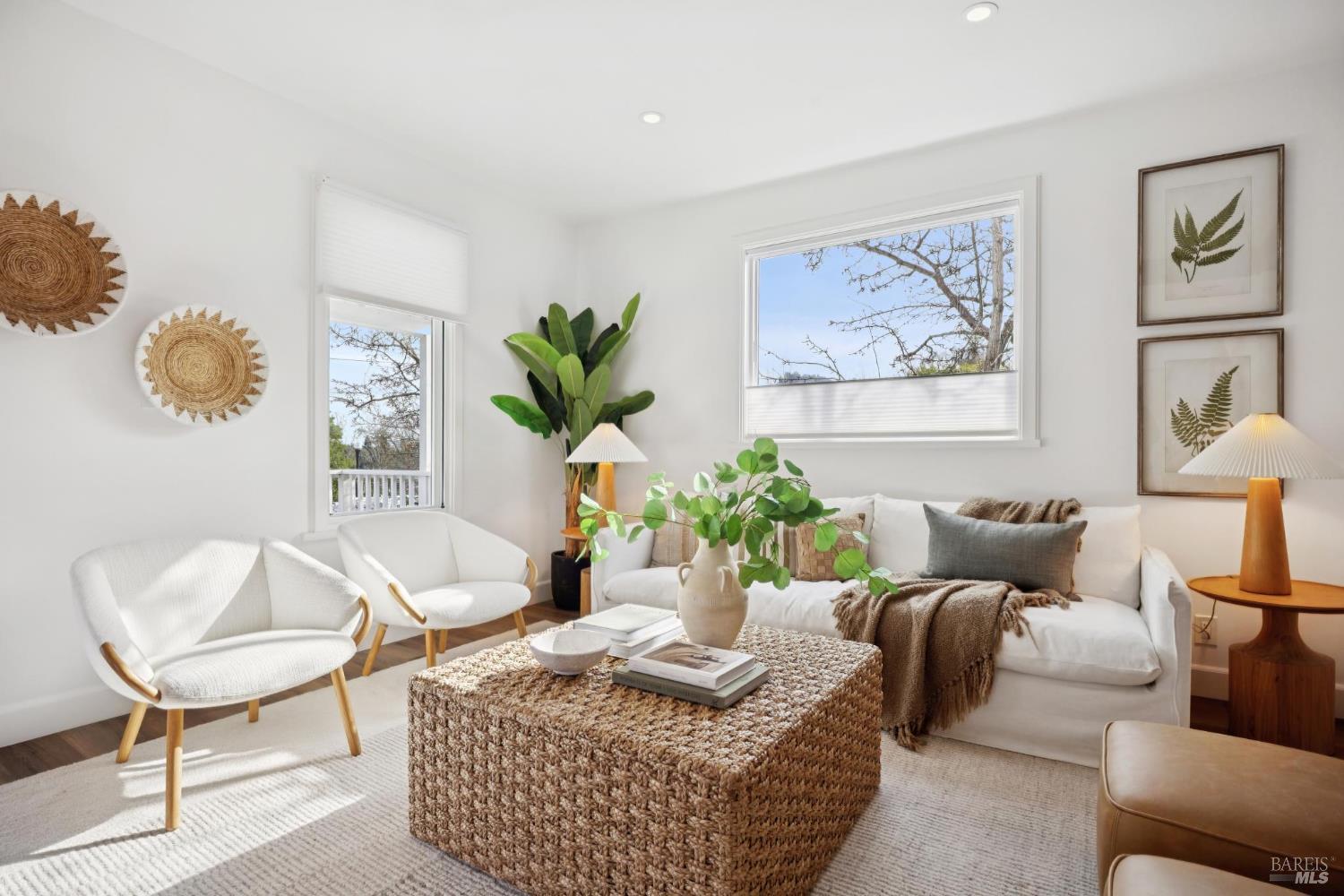 Detail Gallery Image 5 of 44 For 33 Montecito Ave, Corte Madera,  CA 94925 - 3 Beds | 2/1 Baths