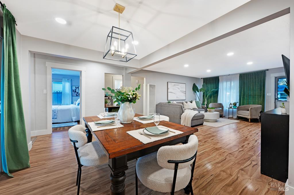 Detail Gallery Image 4 of 29 For 1833 Janero Dr, Santa Rosa,  CA 95407 - 3 Beds | 1/1 Baths