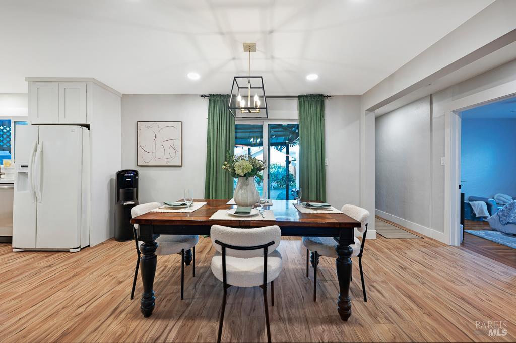 Detail Gallery Image 8 of 29 For 1833 Janero Dr, Santa Rosa,  CA 95407 - 3 Beds | 1/1 Baths