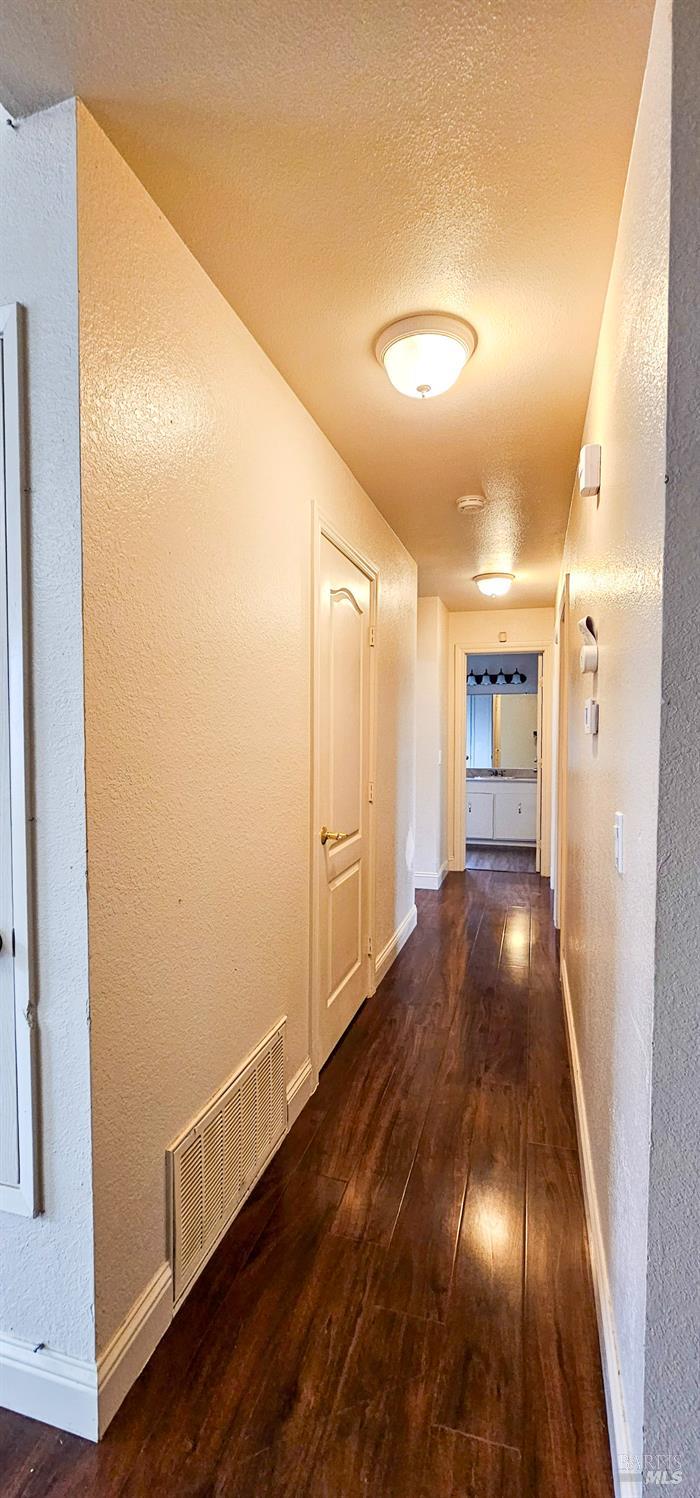 Detail Gallery Image 6 of 30 For 709 Capistrano Dr, Suisun City,  CA 94585 - 3 Beds | 2 Baths