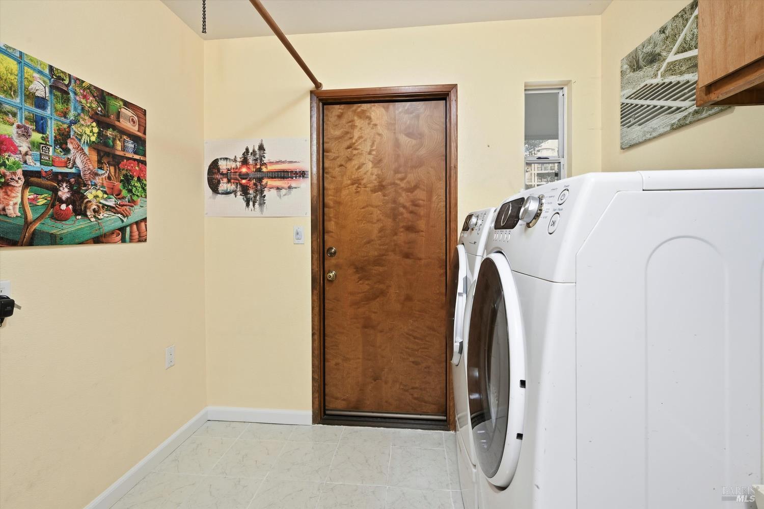 Detail Gallery Image 27 of 43 For 18701 Glenwood Rd, Hidden Valley Lake,  CA 95467 - 3 Beds | 3 Baths