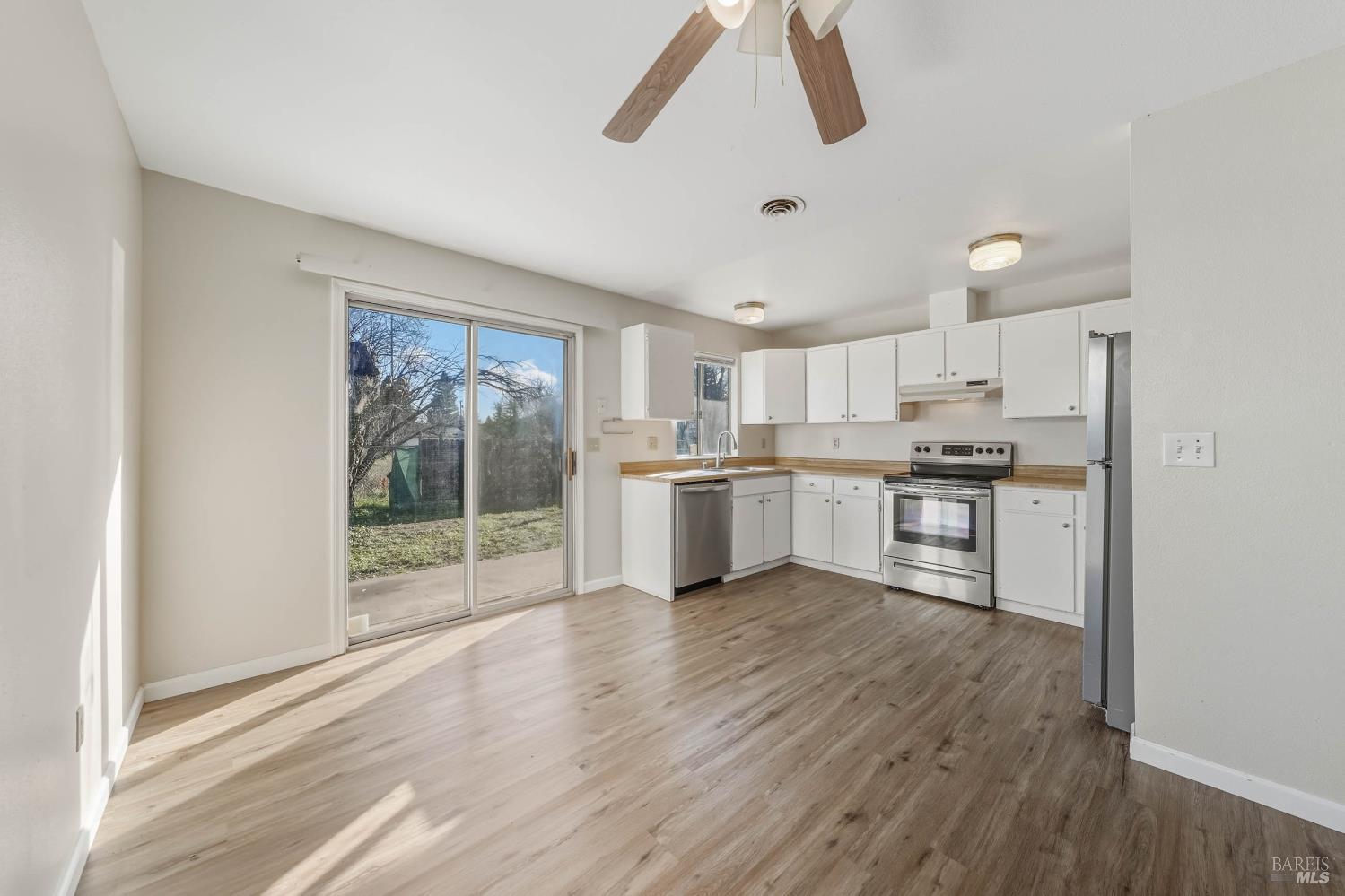 Detail Gallery Image 18 of 49 For 9730 Lake St, Lower Lake,  CA 95457 - 3 Beds | 2 Baths