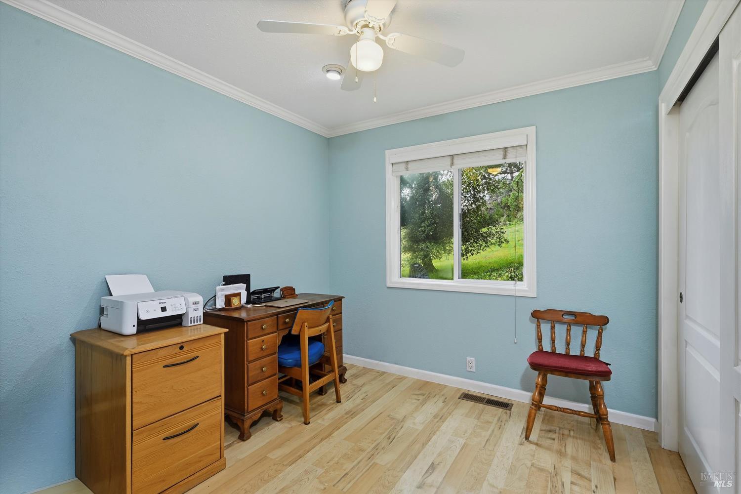 Detail Gallery Image 22 of 43 For 18701 Glenwood Rd, Hidden Valley Lake,  CA 95467 - 3 Beds | 3 Baths