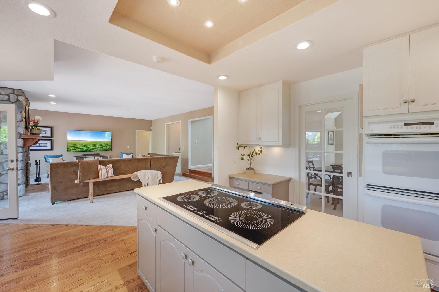 Detail Gallery Image 7 of 52 For 1508 Ronne Dr, Santa Rosa,  CA 95404 - 4 Beds | 3 Baths