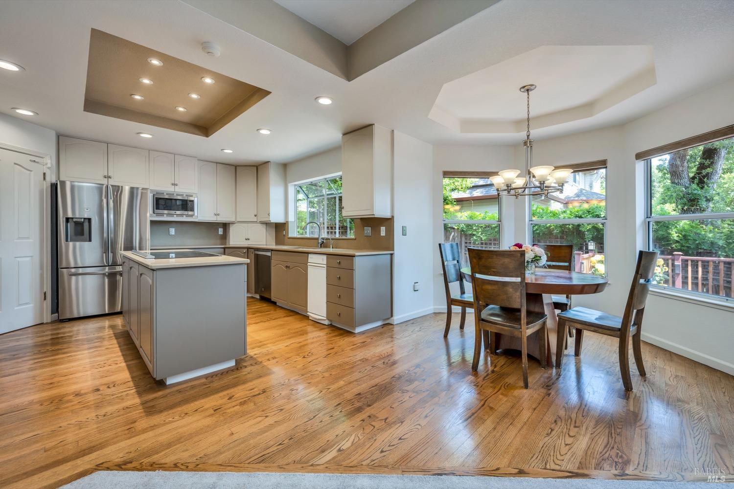 Detail Gallery Image 6 of 52 For 1508 Ronne Dr, Santa Rosa,  CA 95404 - 4 Beds | 3 Baths