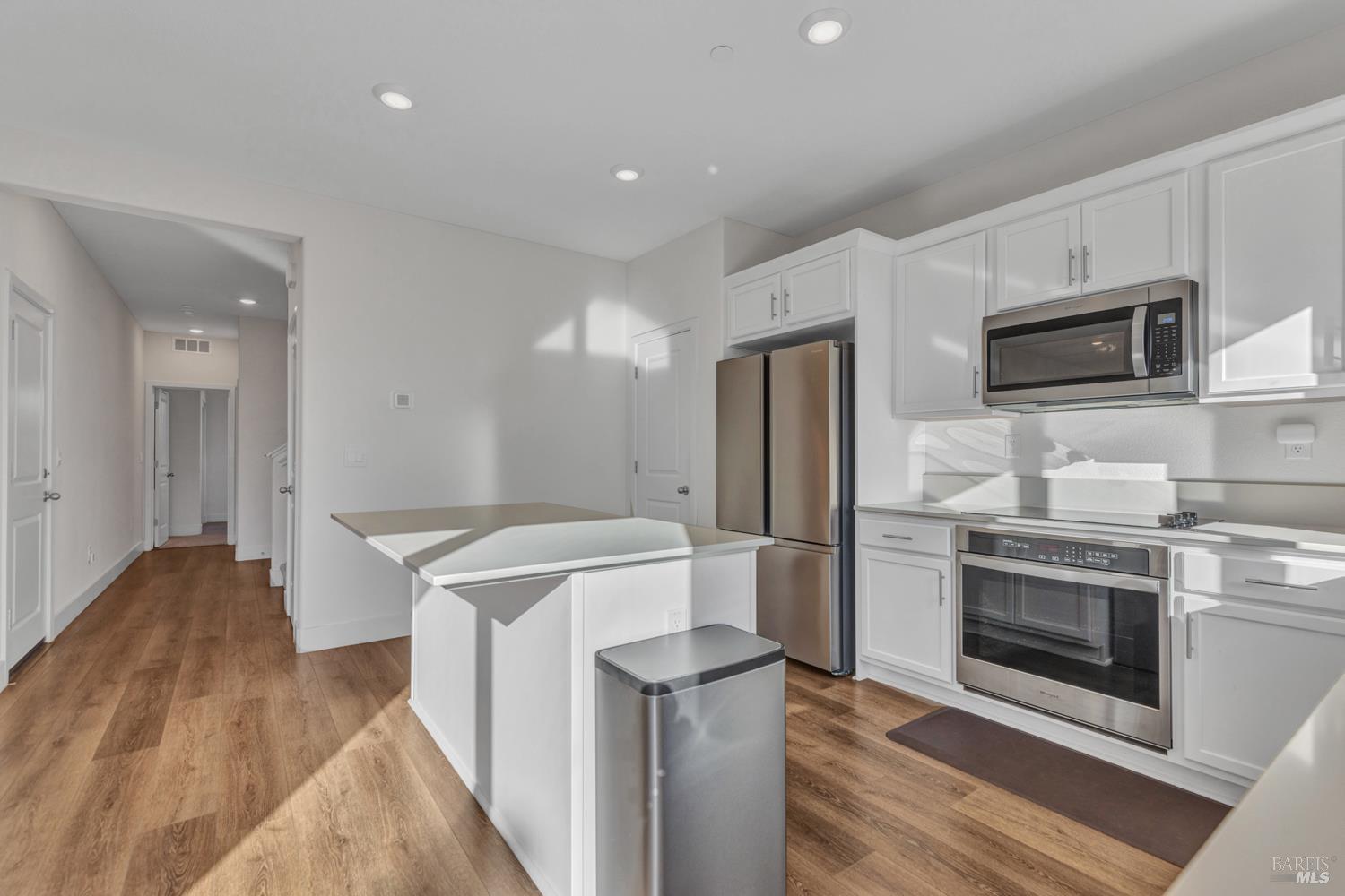 Detail Gallery Image 3 of 21 For 153 Frontier St, American Canyon,  CA 94503 - 4 Beds | 3 Baths