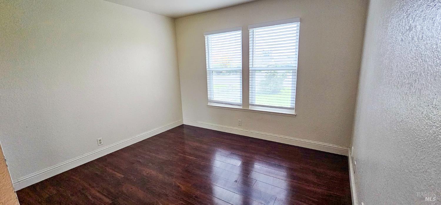 Detail Gallery Image 8 of 30 For 709 Capistrano Dr, Suisun City,  CA 94585 - 3 Beds | 2 Baths