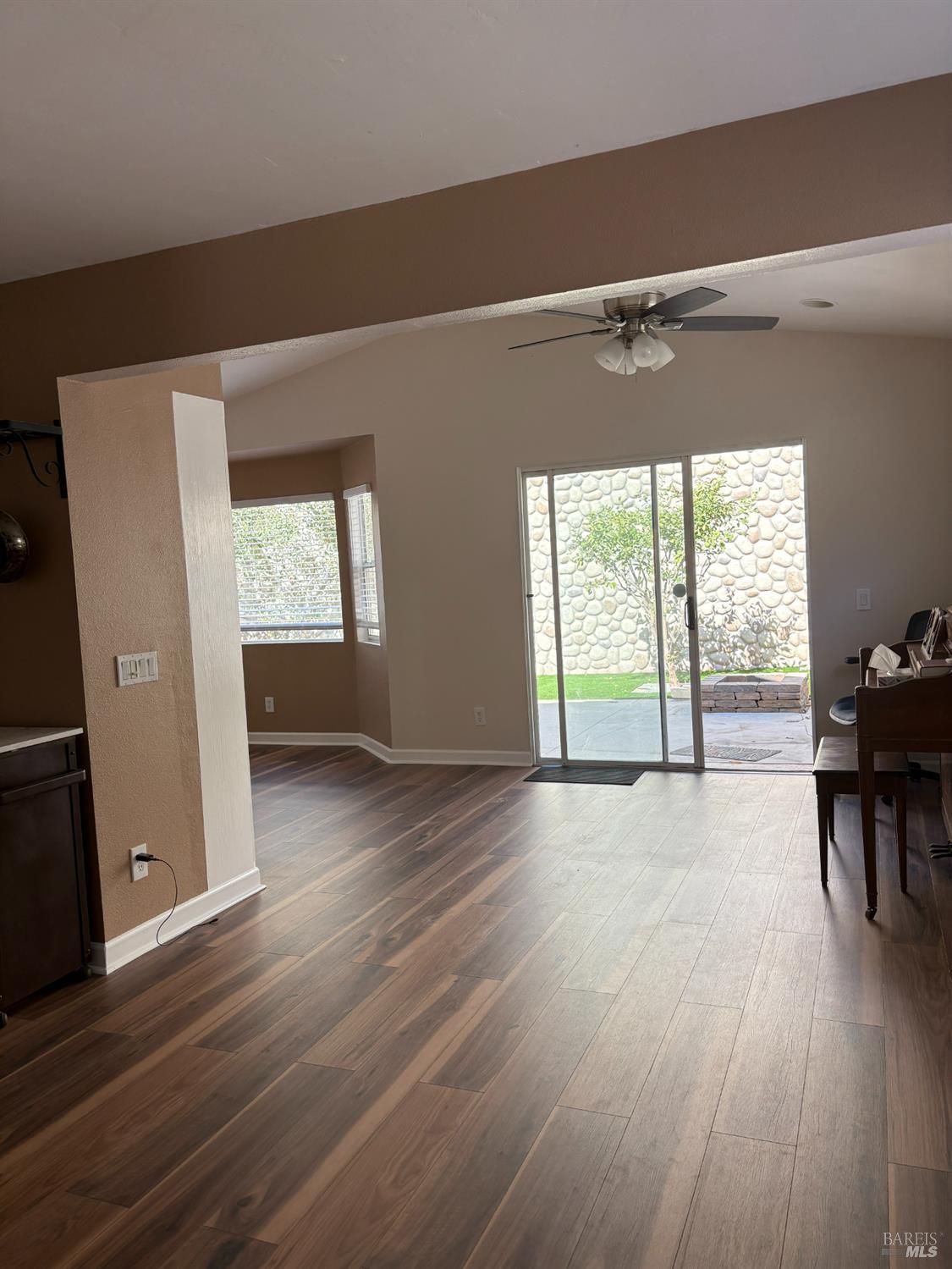 Detail Gallery Image 17 of 26 For 8754 Park Run Rd, San Diego,  CA 92129 - 3 Beds | 2/1 Baths