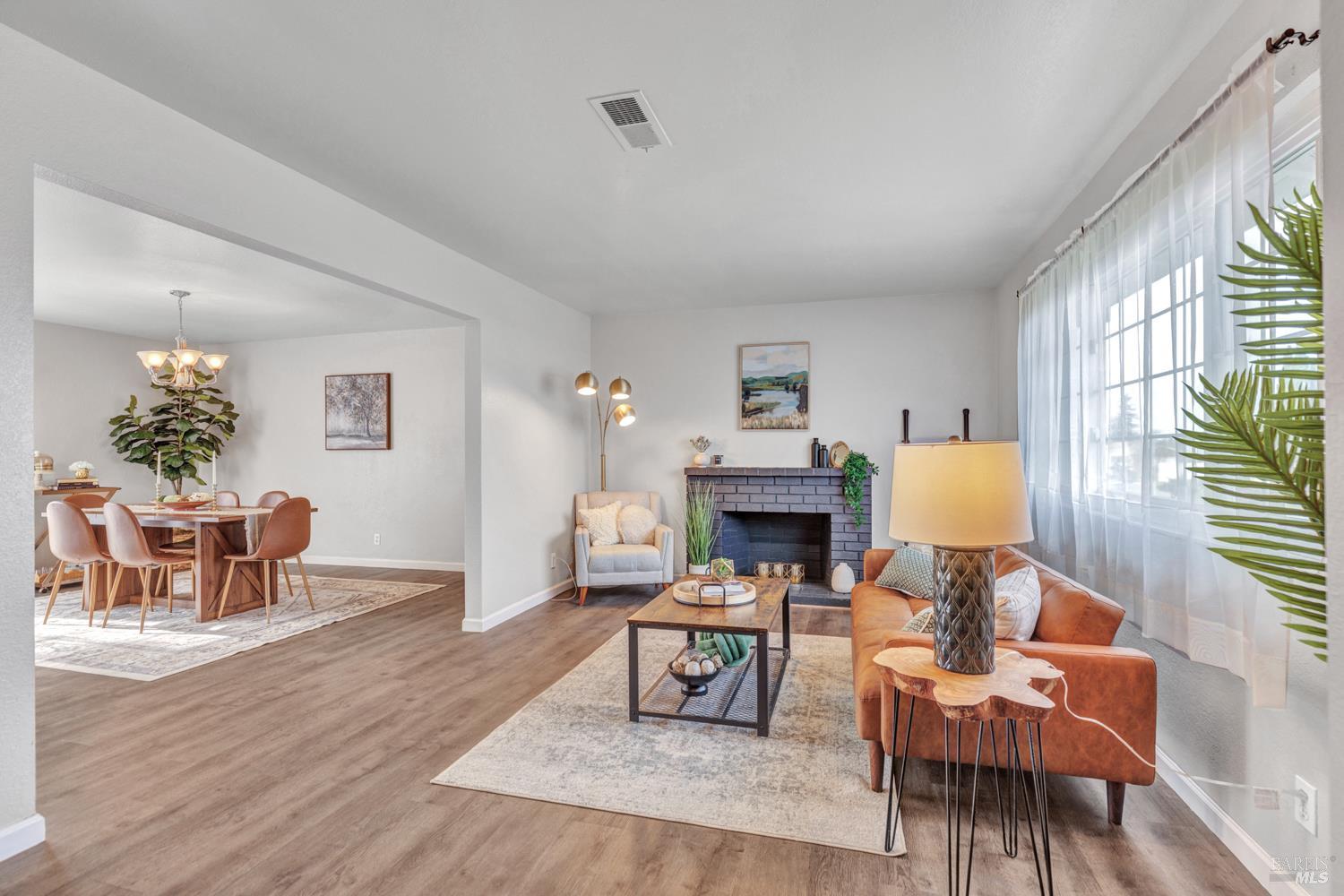 Detail Gallery Image 3 of 17 For 35 Marla Dr, American Canyon,  CA 94503 - 3 Beds | 2 Baths