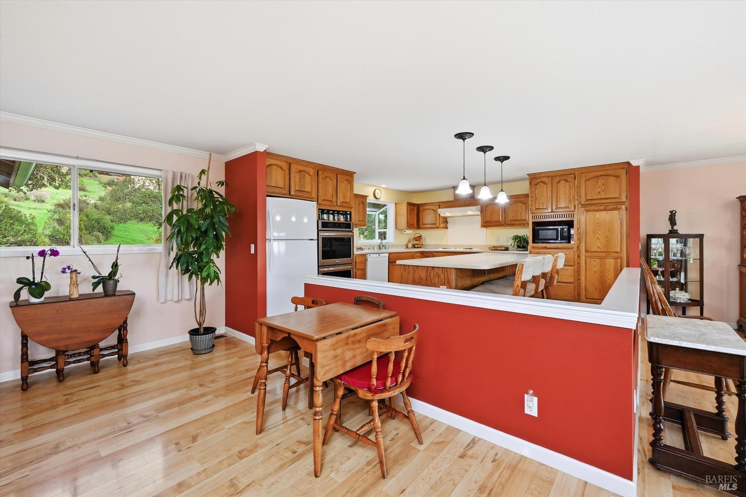 Detail Gallery Image 8 of 43 For 18701 Glenwood Rd, Hidden Valley Lake,  CA 95467 - 3 Beds | 3 Baths