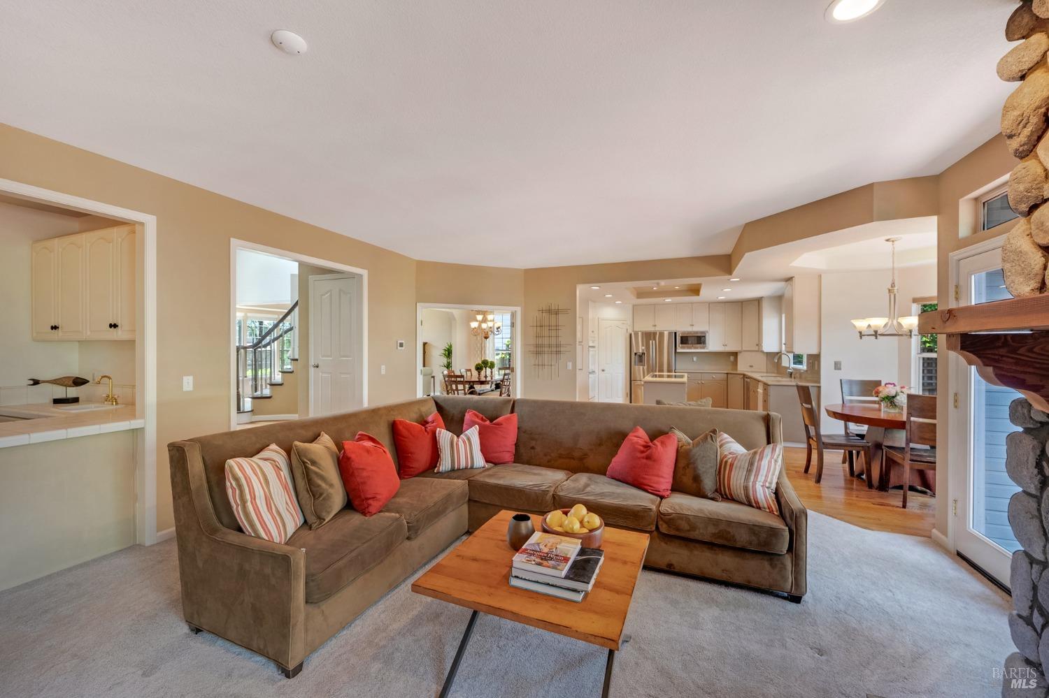 Detail Gallery Image 14 of 52 For 1508 Ronne Dr, Santa Rosa,  CA 95404 - 4 Beds | 3 Baths