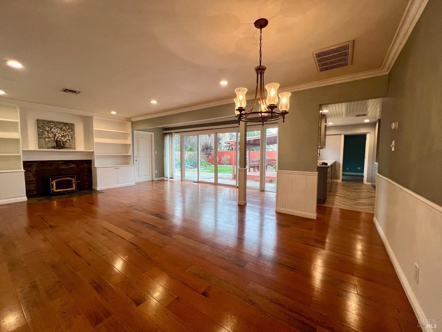 Detail Gallery Image 10 of 38 For 2156 Holbrook Dr, Concord,  CA 94519 - 4 Beds | 2 Baths