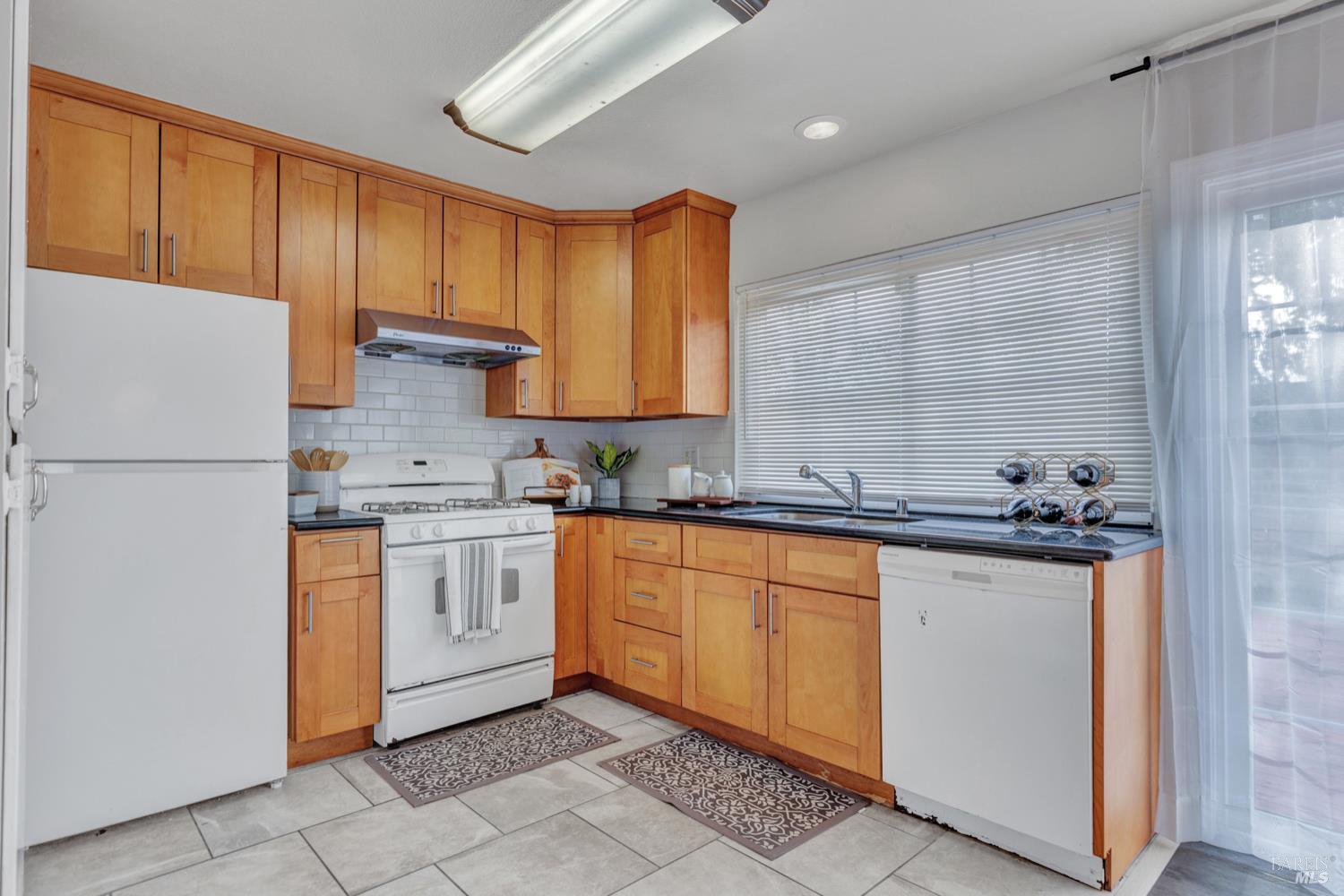 Detail Gallery Image 6 of 17 For 35 Marla Dr, American Canyon,  CA 94503 - 3 Beds | 2 Baths