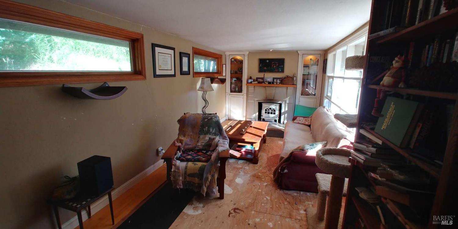 Detail Gallery Image 6 of 21 For 8132 Grape Ave, Forestville,  CA 95436 - 3 Beds | 1 Baths