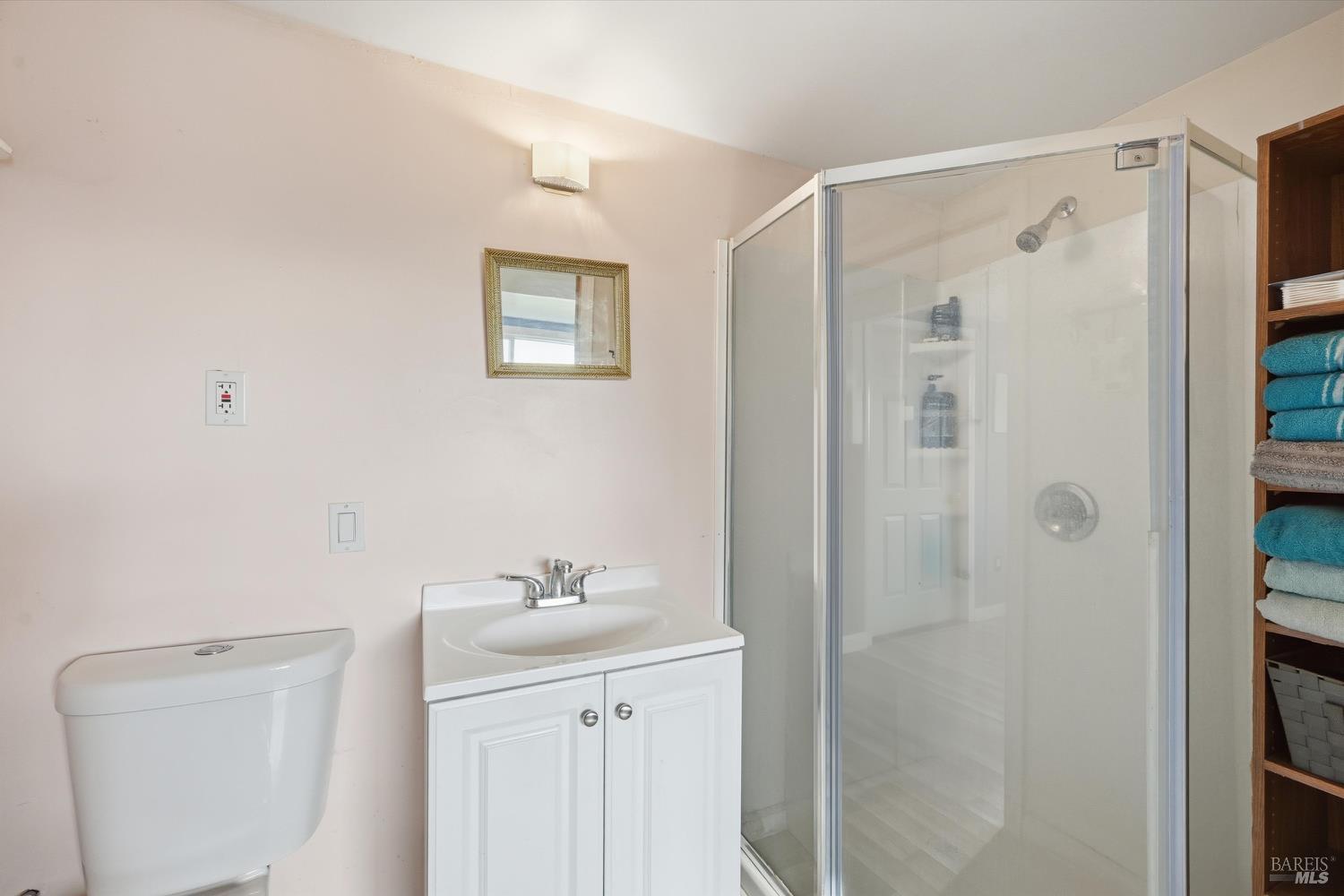 Detail Gallery Image 29 of 43 For 18701 Glenwood Rd, Hidden Valley Lake,  CA 95467 - 3 Beds | 3 Baths