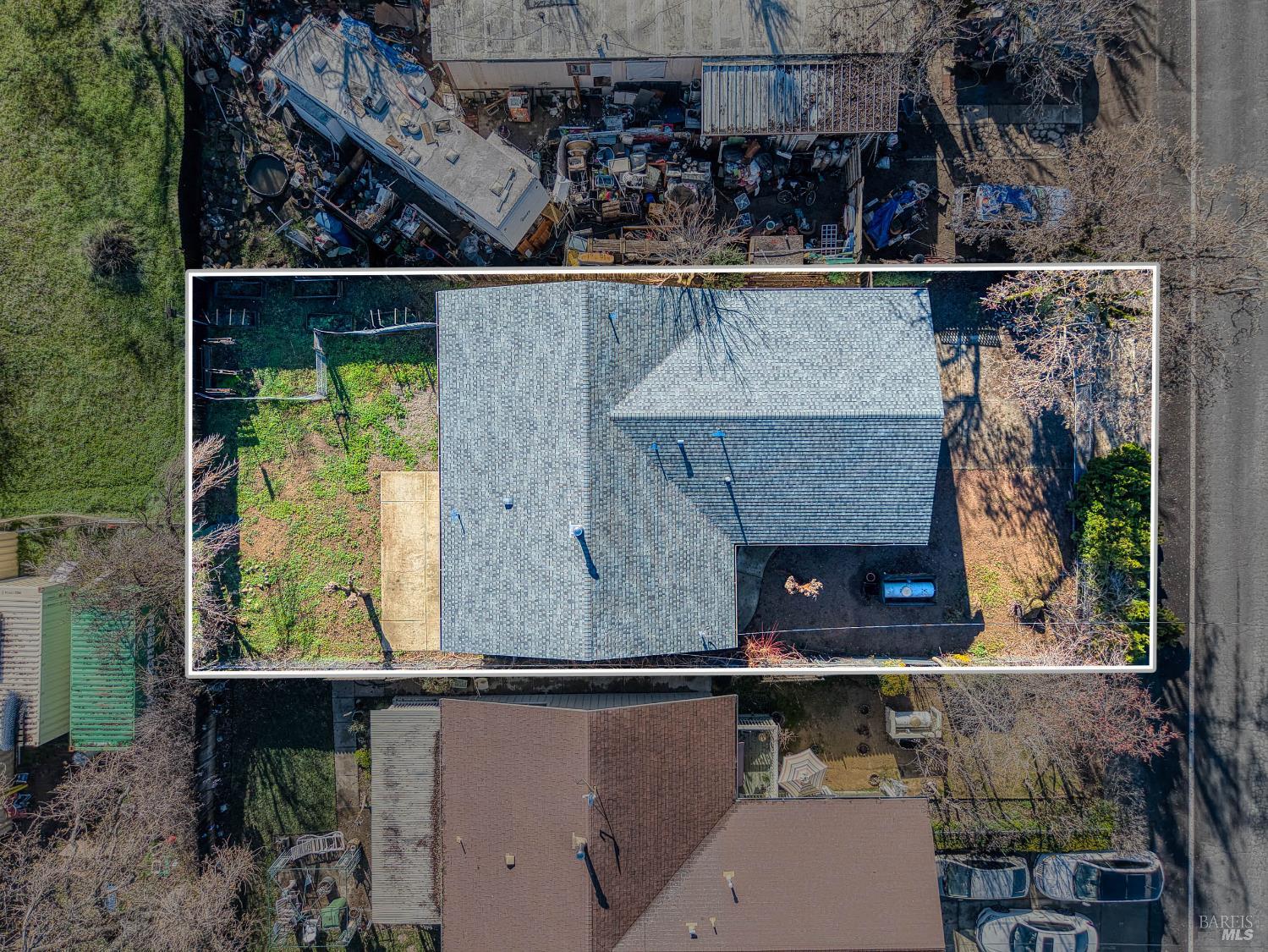 Detail Gallery Image 5 of 49 For 9730 Lake St, Lower Lake,  CA 95457 - 3 Beds | 2 Baths