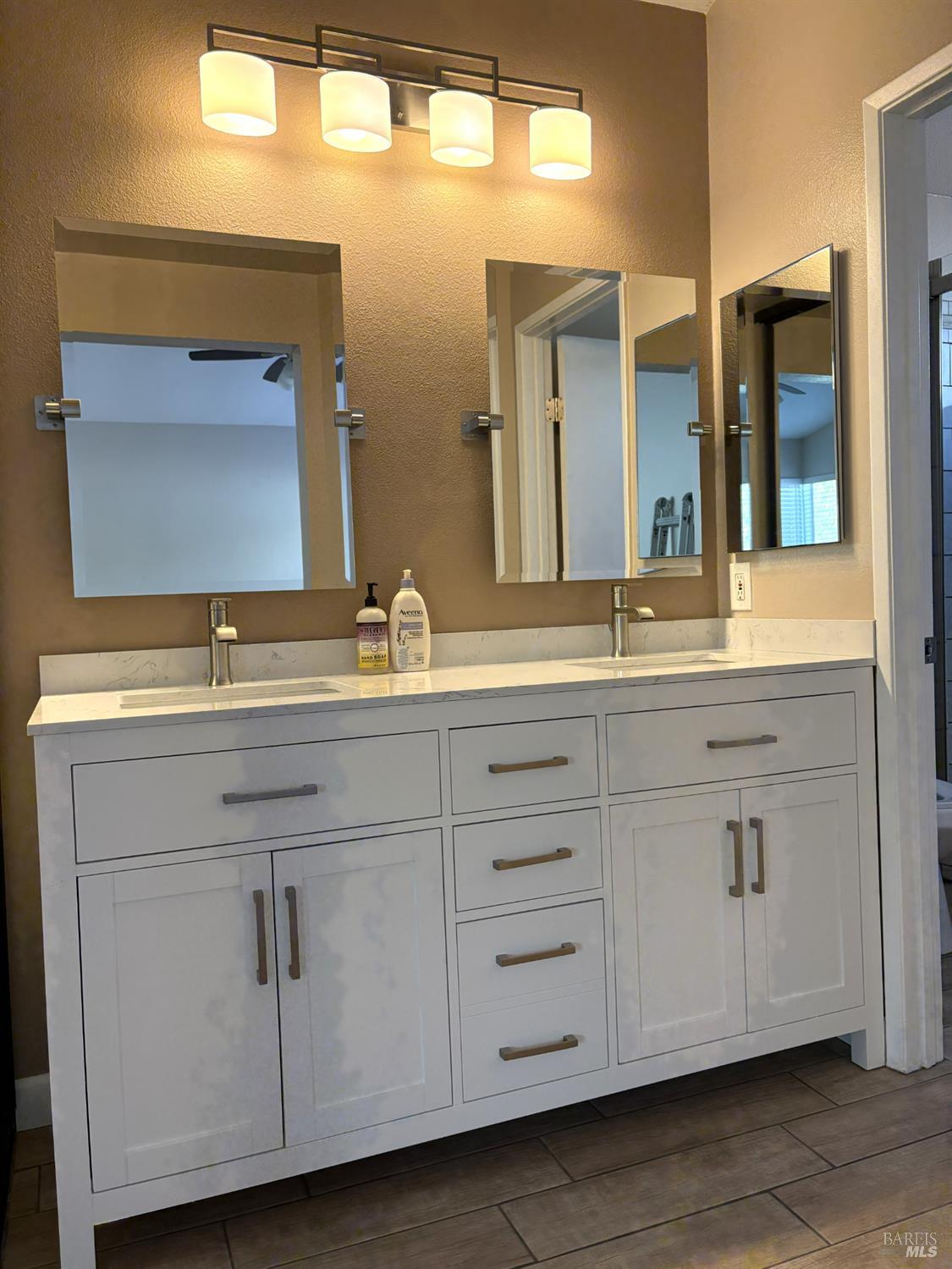 Detail Gallery Image 9 of 26 For 8754 Park Run Rd, San Diego,  CA 92129 - 3 Beds | 2/1 Baths