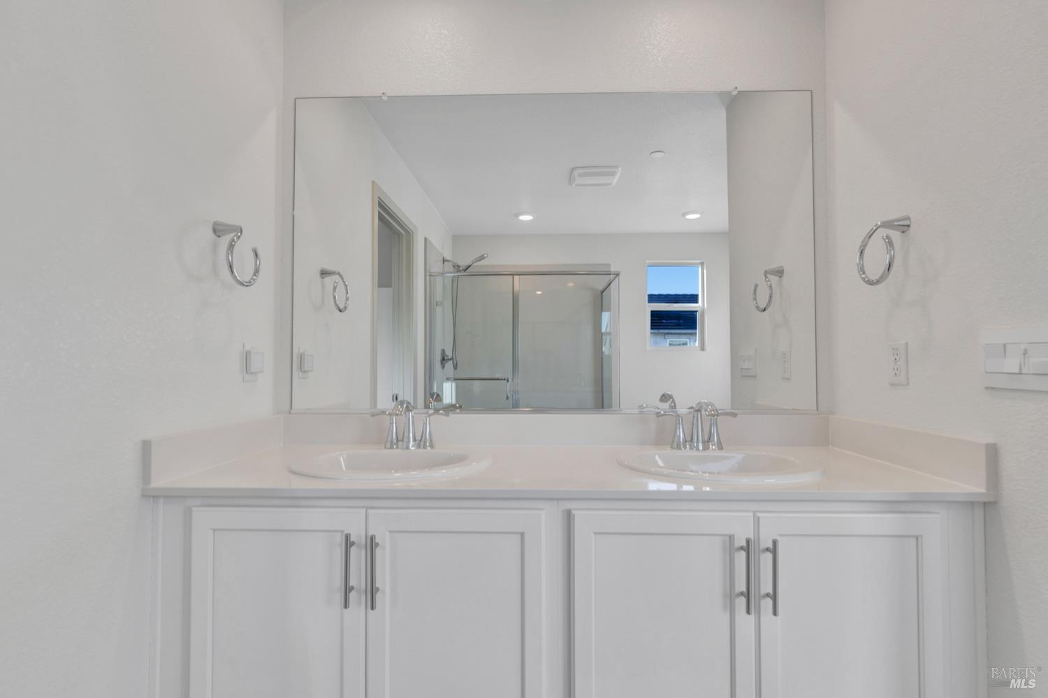 Detail Gallery Image 12 of 21 For 153 Frontier St, American Canyon,  CA 94503 - 4 Beds | 3 Baths