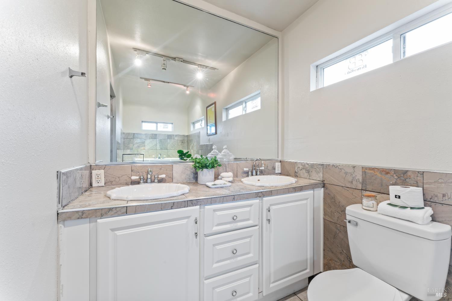 Detail Gallery Image 13 of 20 For 417 14th St, Vallejo,  CA 94590 - 3 Beds | 2 Baths
