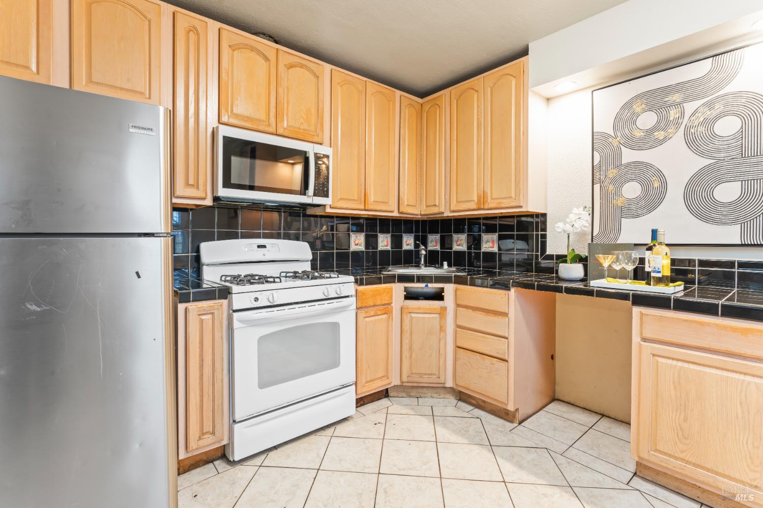 Detail Gallery Image 8 of 20 For 417 14th St, Vallejo,  CA 94590 - 3 Beds | 2 Baths