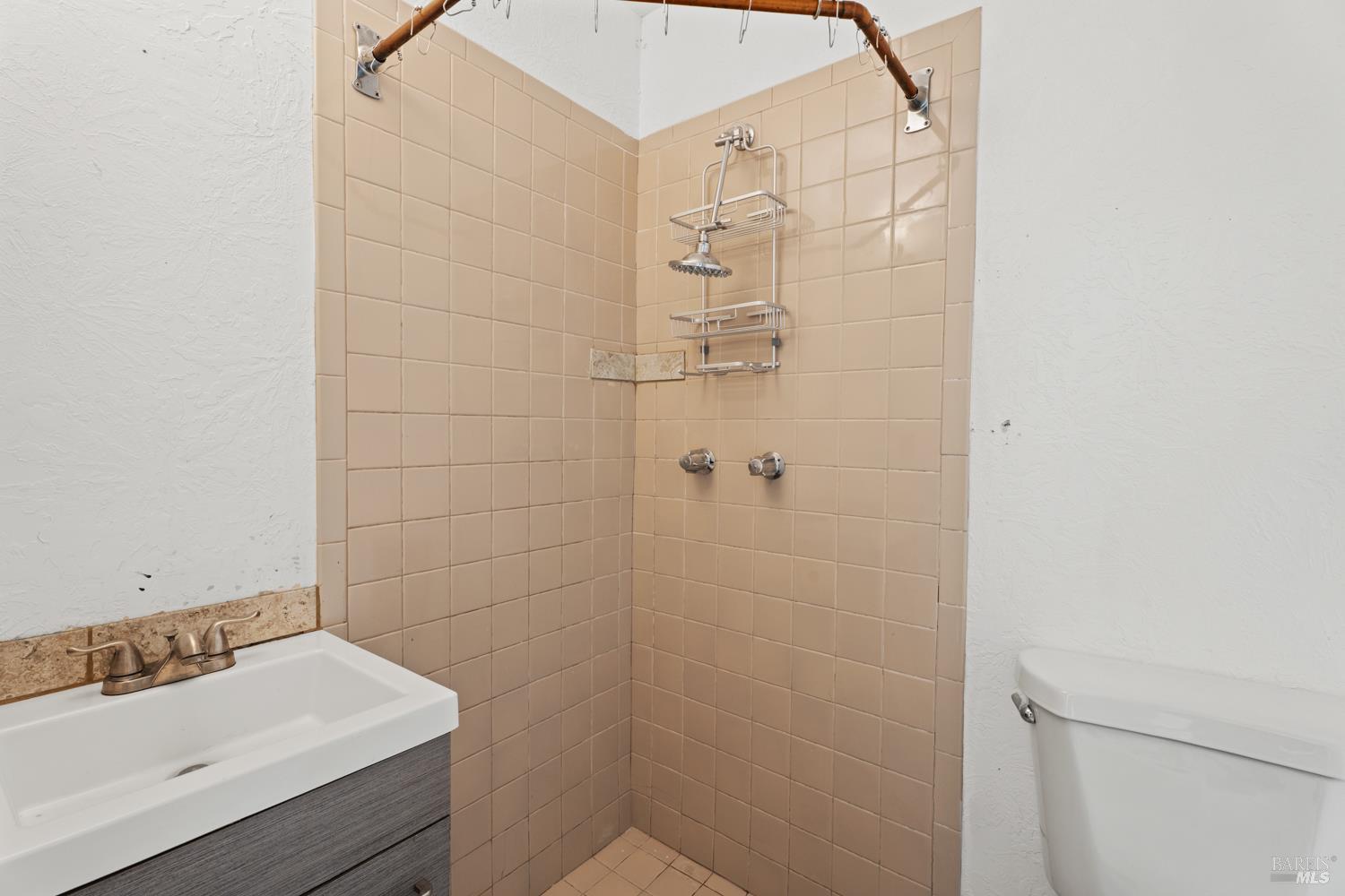 Detail Gallery Image 23 of 38 For 630 2nd St, Upper Lake,  CA 95485 - 7 Beds | 6 Baths