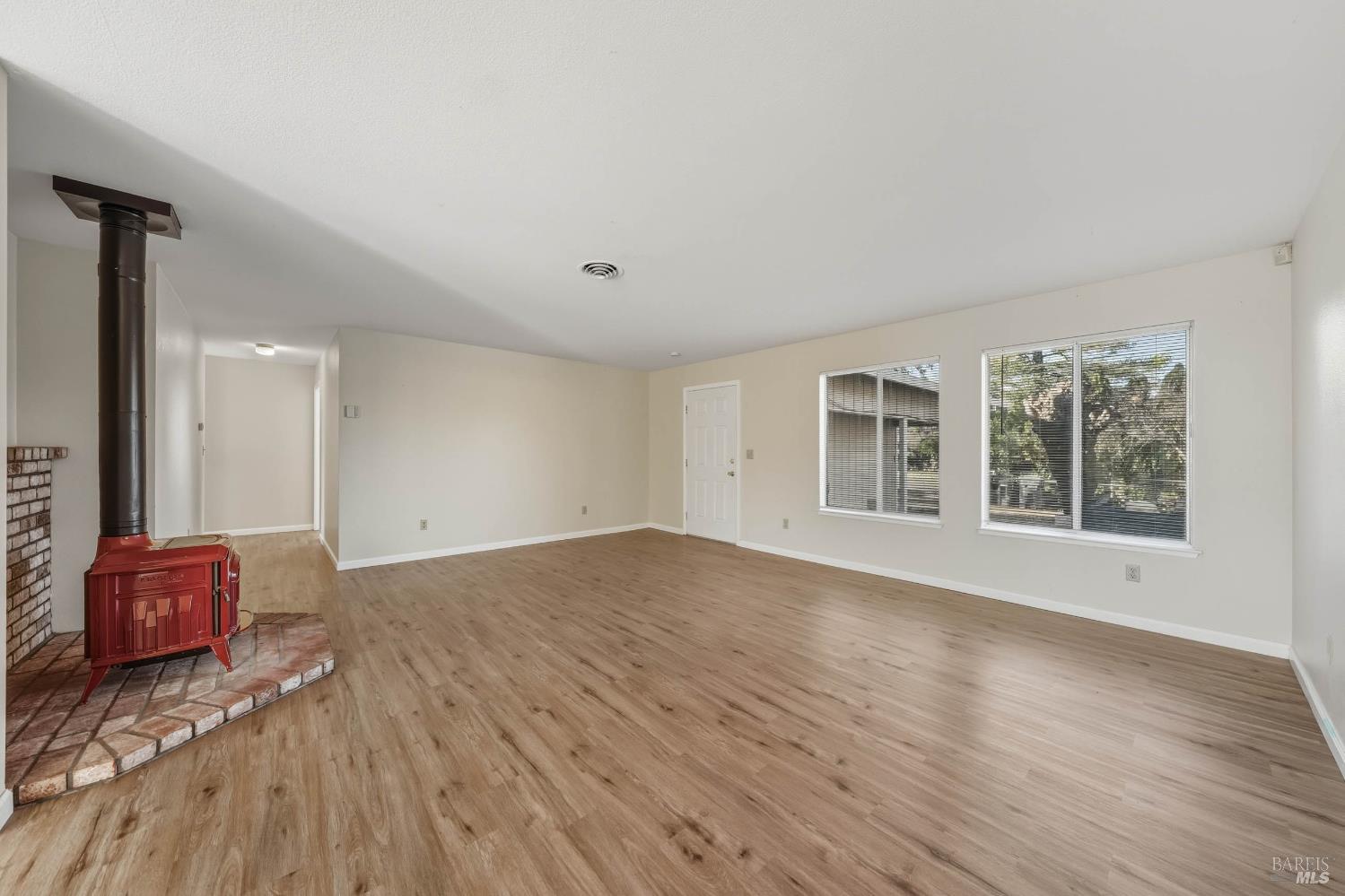 Detail Gallery Image 16 of 49 For 9730 Lake St, Lower Lake,  CA 95457 - 3 Beds | 2 Baths