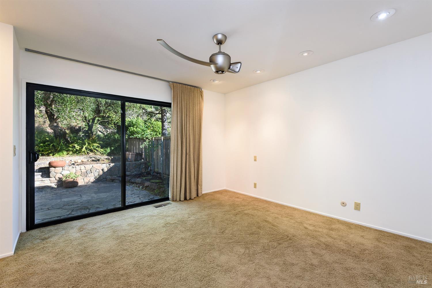 Detail Gallery Image 13 of 32 For 36 Shannon Ct, Novato,  CA 94949 - 4 Beds | 3 Baths