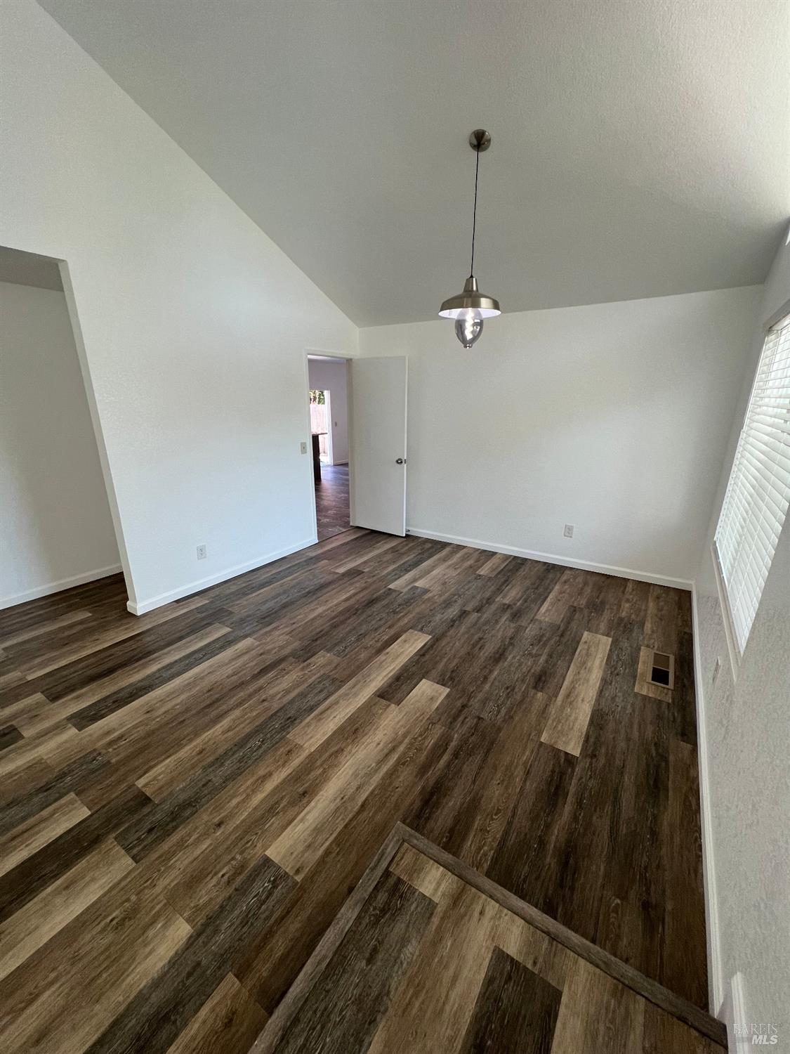 Detail Gallery Image 5 of 9 For Address Is Not Disclosed, Petaluma,  CA 94954 - 3 Beds | 2 Baths