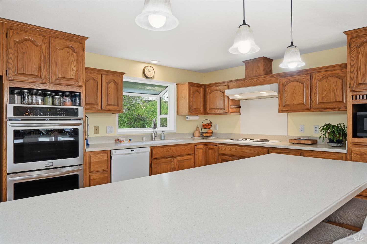 Detail Gallery Image 15 of 43 For 18701 Glenwood Rd, Hidden Valley Lake,  CA 95467 - 3 Beds | 3 Baths