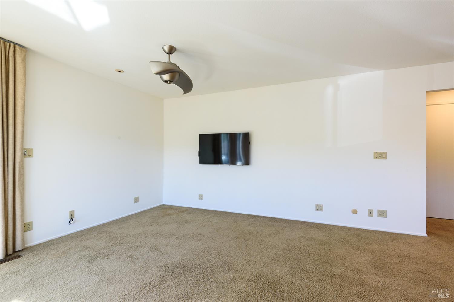 Detail Gallery Image 6 of 31 For 36 Shannon Ct, Novato,  CA 94949 - – Beds | – Baths