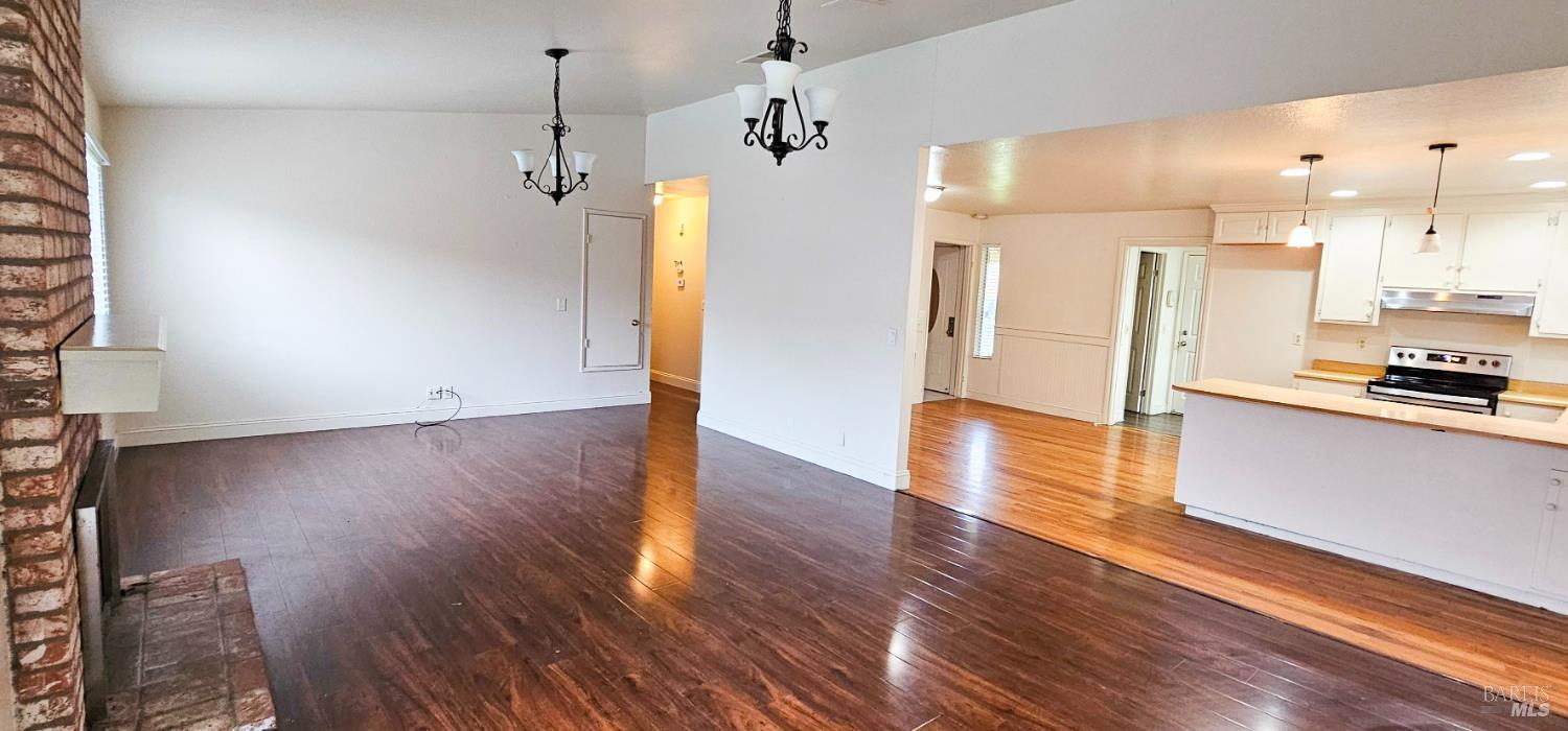 Detail Gallery Image 5 of 30 For 709 Capistrano Dr, Suisun City,  CA 94585 - 3 Beds | 2 Baths