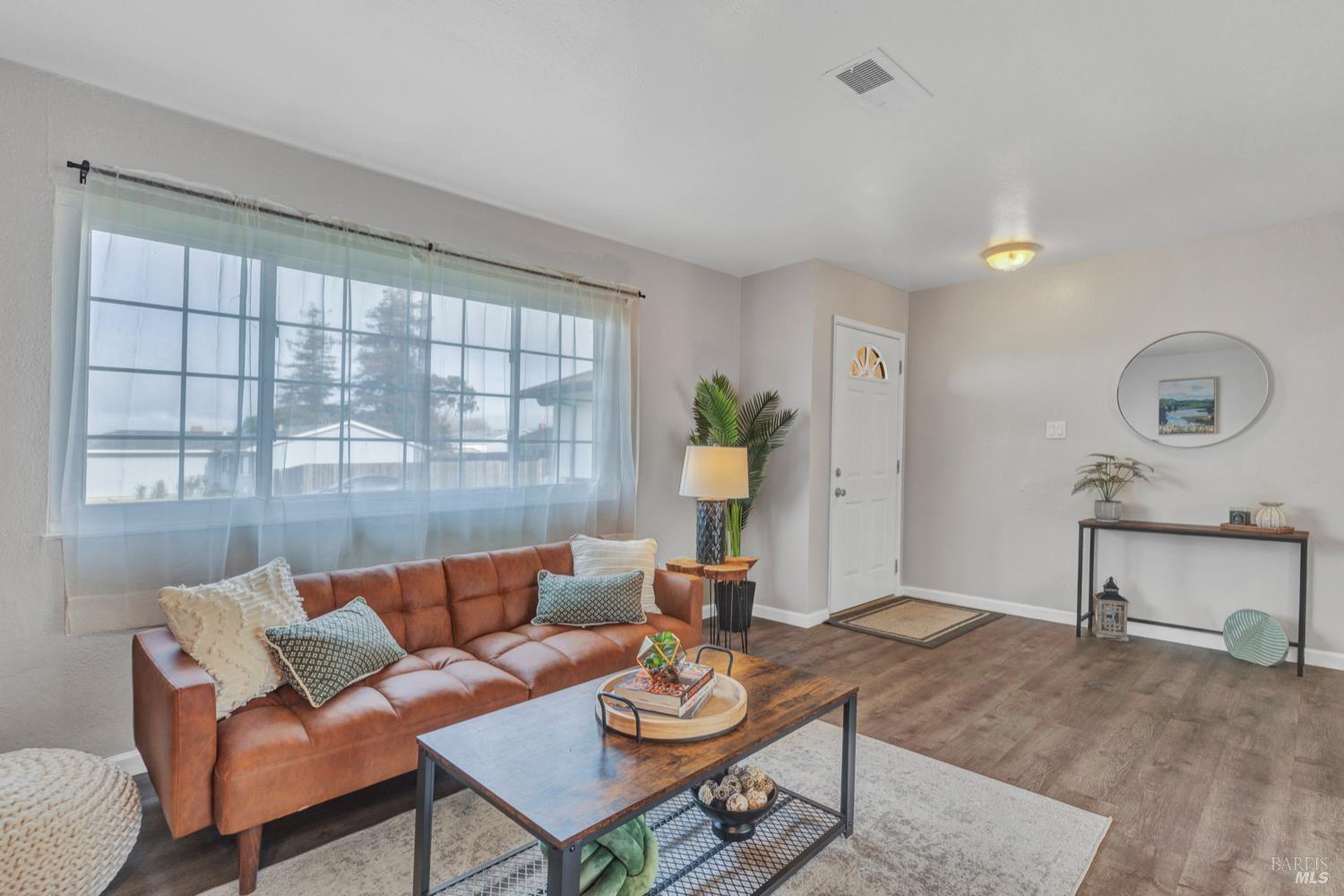 Detail Gallery Image 2 of 17 For 35 Marla Dr, American Canyon,  CA 94503 - 3 Beds | 2 Baths