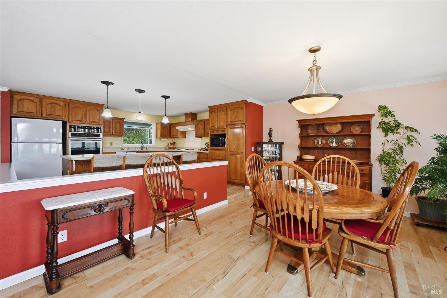 Detail Gallery Image 9 of 43 For 18701 Glenwood Rd, Hidden Valley Lake,  CA 95467 - 3 Beds | 3 Baths