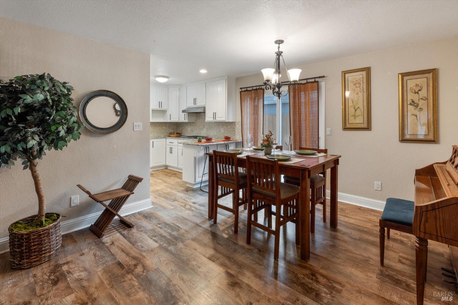 Detail Gallery Image 12 of 61 For 207 Dogwood Ct, Vacaville,  CA 95687 - 2 Beds | 2/1 Baths