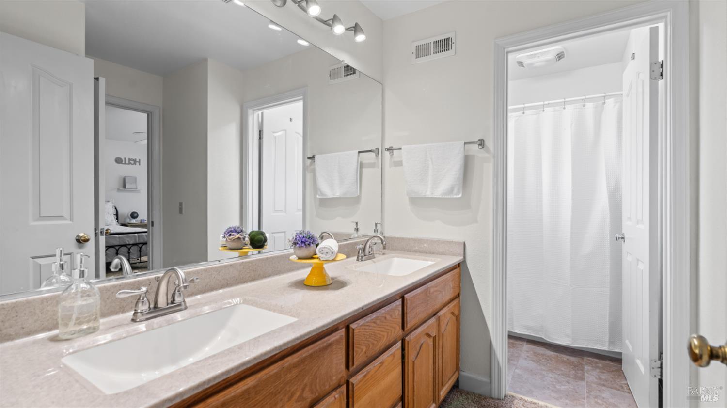 Detail Gallery Image 31 of 53 For 3360 Hillridge Dr, Fairfield,  CA 94534 - 4 Beds | 3 Baths