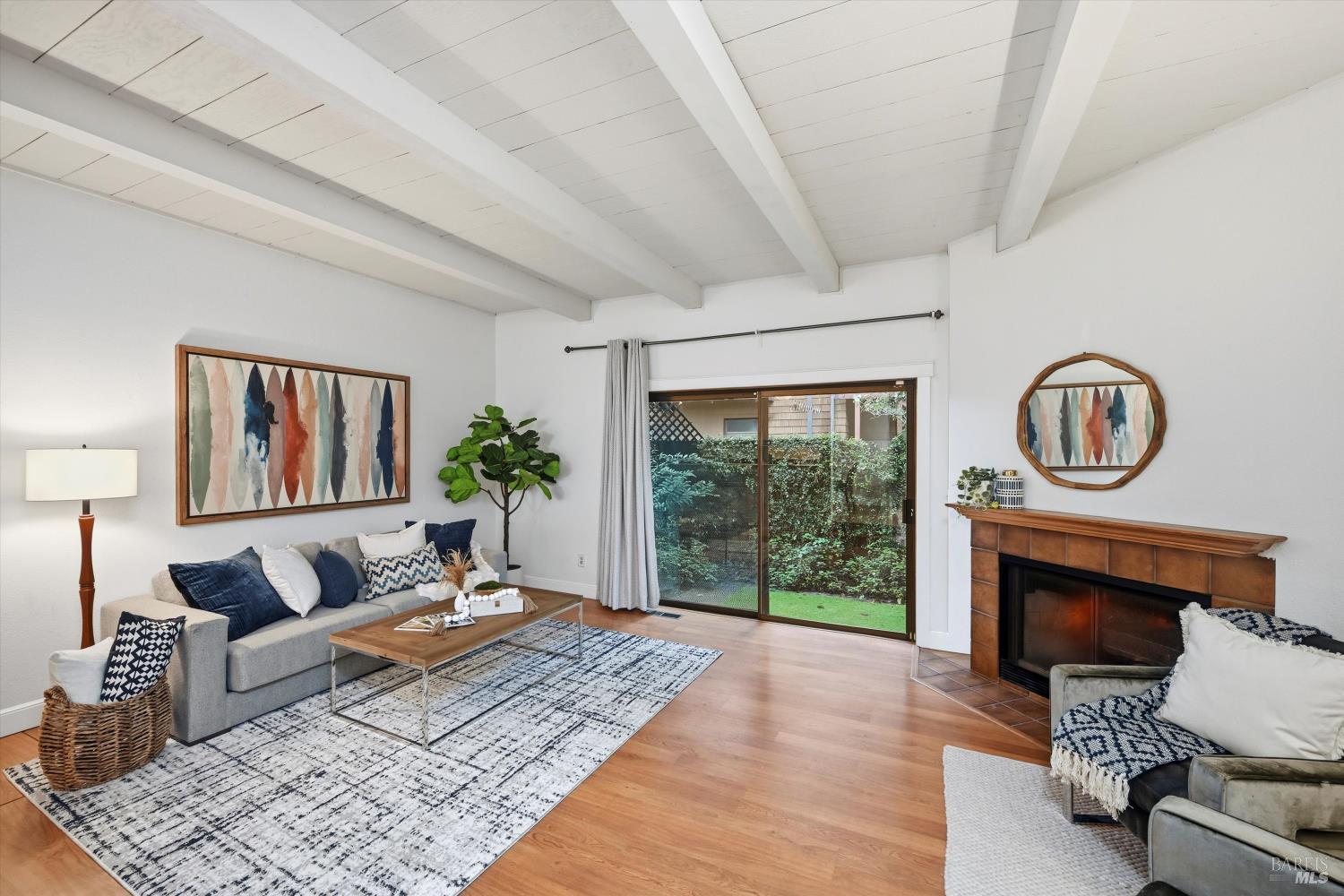 Detail Gallery Image 10 of 34 For 65 Freedom Ln, Petaluma,  CA 94952 - 2 Beds | 2/1 Baths