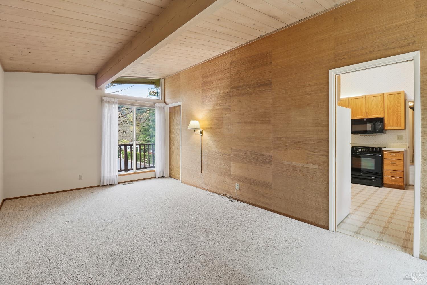 Detail Gallery Image 11 of 23 For 48 Oxford Dr, San Rafael,  CA 94903 - 3 Beds | 2 Baths