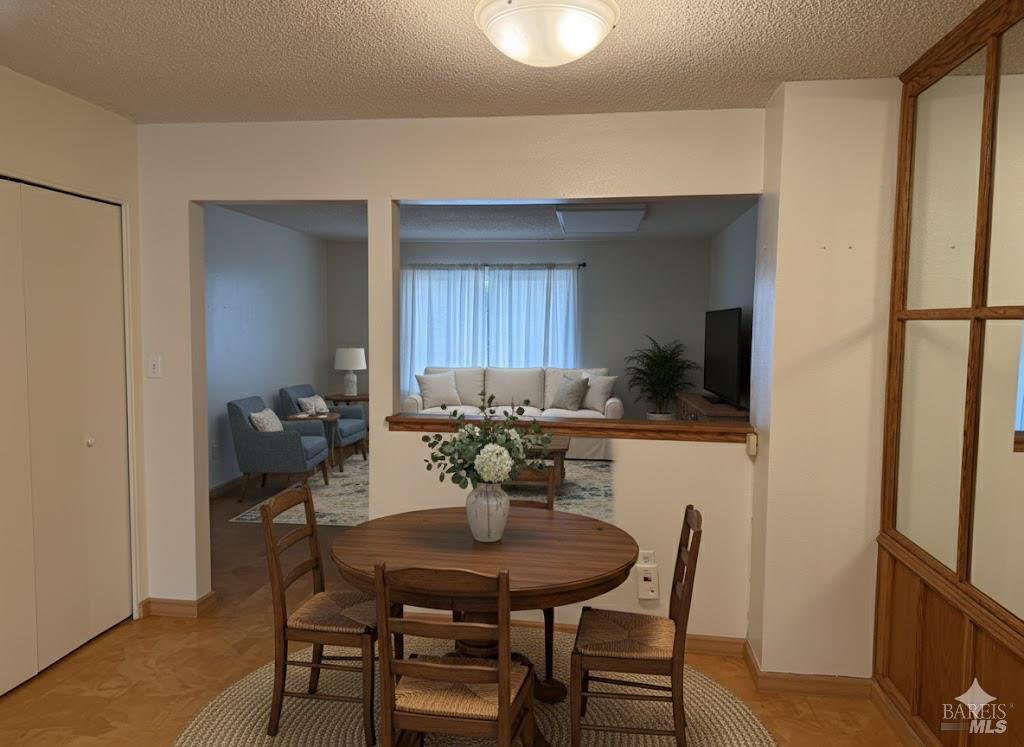 Detail Gallery Image 8 of 39 For 1964 Knolls Dr, Santa Rosa,  CA 95405 - 2 Beds | 1/1 Baths