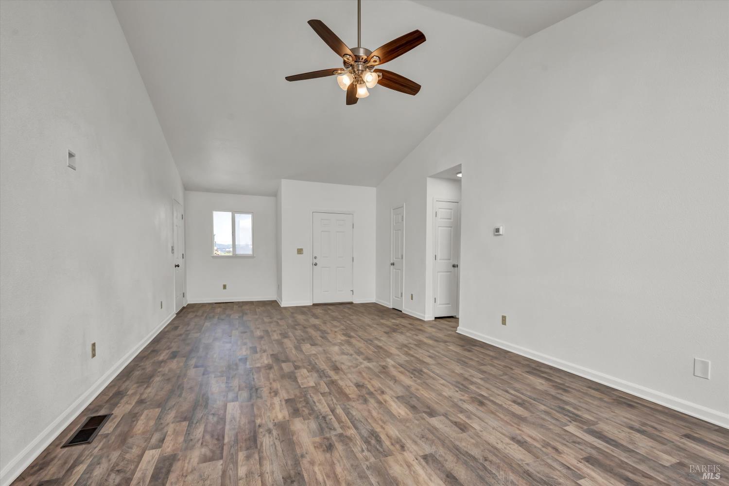 Detail Gallery Image 11 of 22 For 9421 Fairway Dr, Kelseyville,  CA 95451 - 3 Beds | 2 Baths