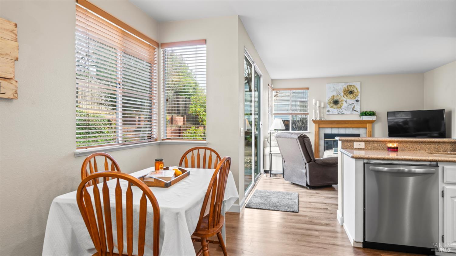 Detail Gallery Image 15 of 53 For 3360 Hillridge Dr, Fairfield,  CA 94534 - 4 Beds | 3 Baths