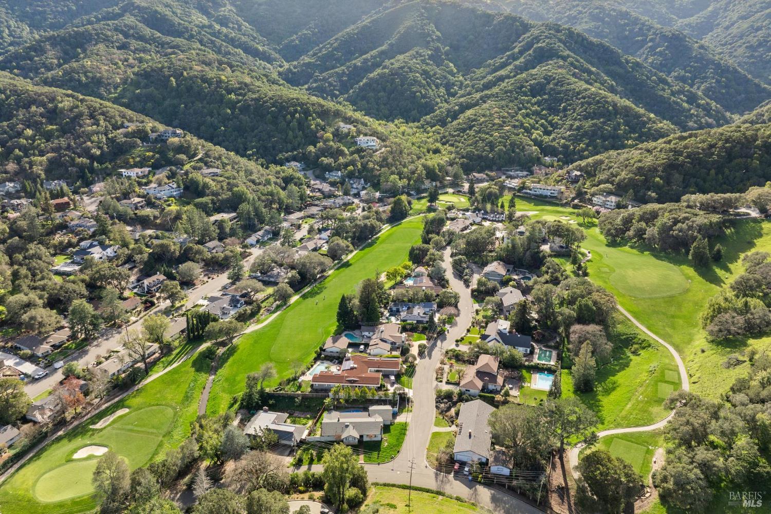 Detail Gallery Image 34 of 40 For 548 Fairway Dr, Novato,  CA 94949 - 5 Beds | 5 Baths