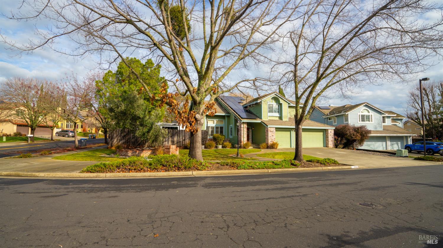 Detail Gallery Image 3 of 53 For 3360 Hillridge Dr, Fairfield,  CA 94534 - 4 Beds | 3 Baths