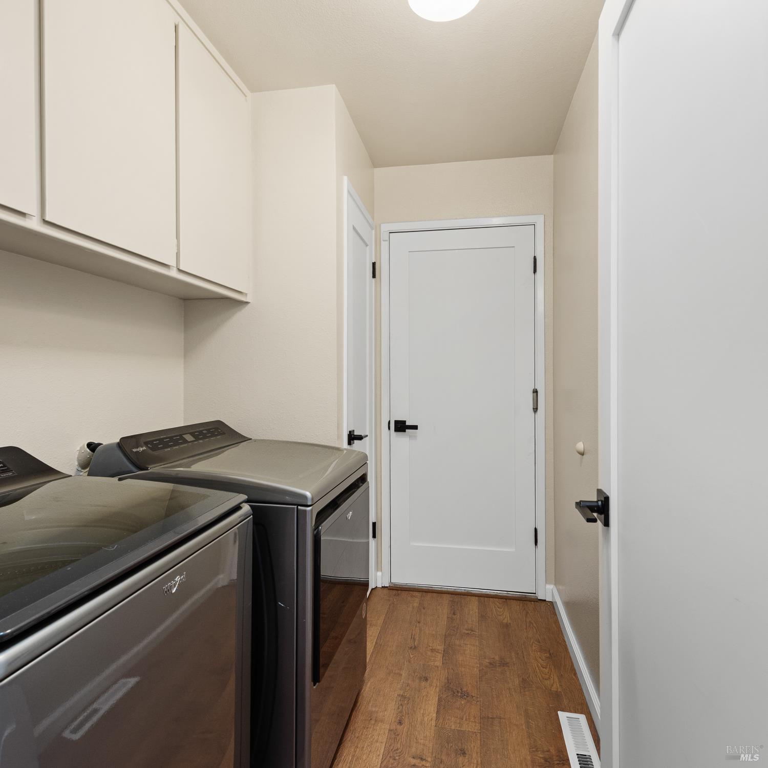 Detail Gallery Image 34 of 39 For 8853 Oak Trail Ct, Santa Rosa,  CA 95409 - 2 Beds | 2 Baths