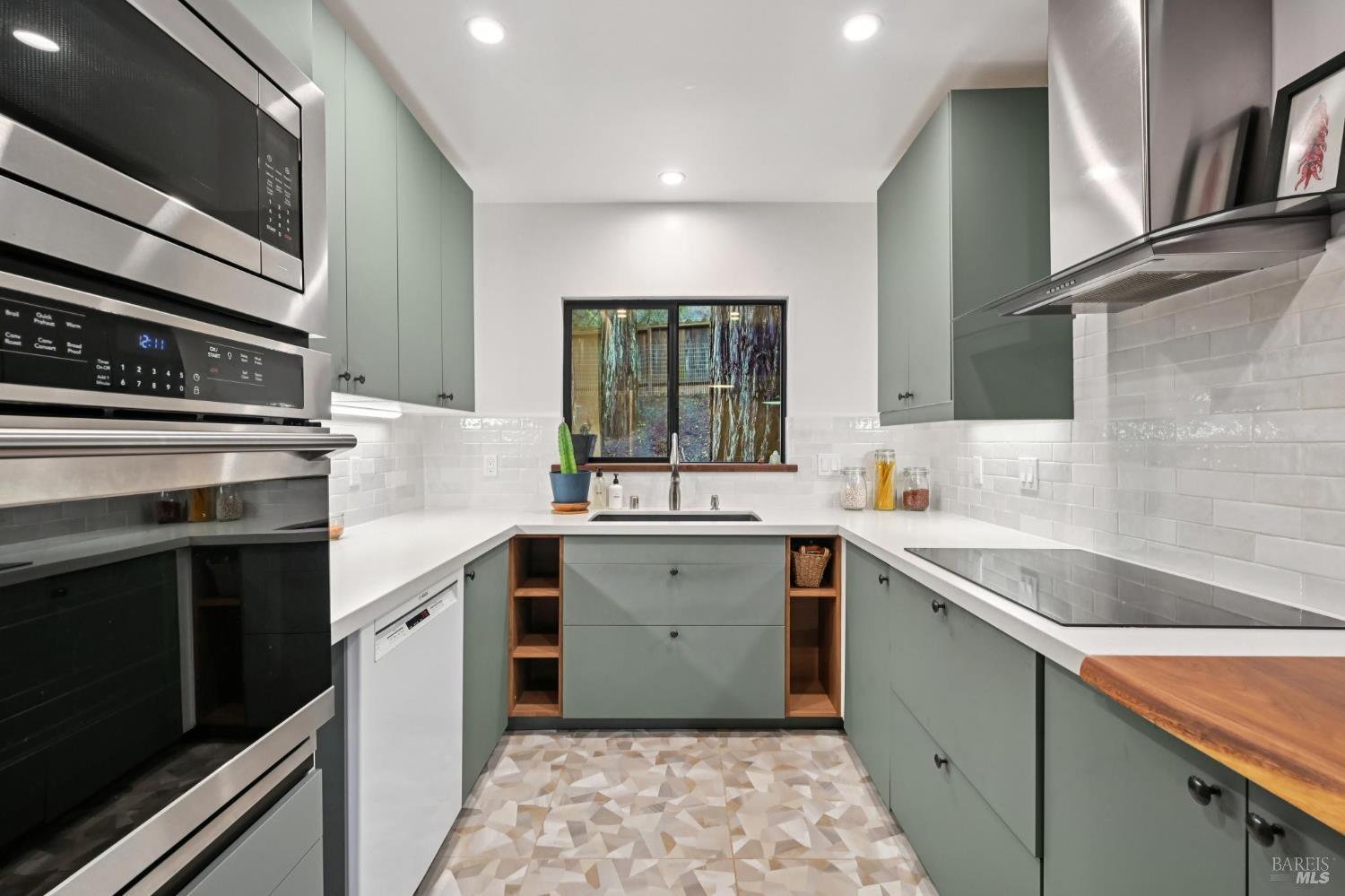 Detail Gallery Image 42 of 63 For 16190 Fern Way, Guerneville,  CA 95446 - 2 Beds | 2 Baths