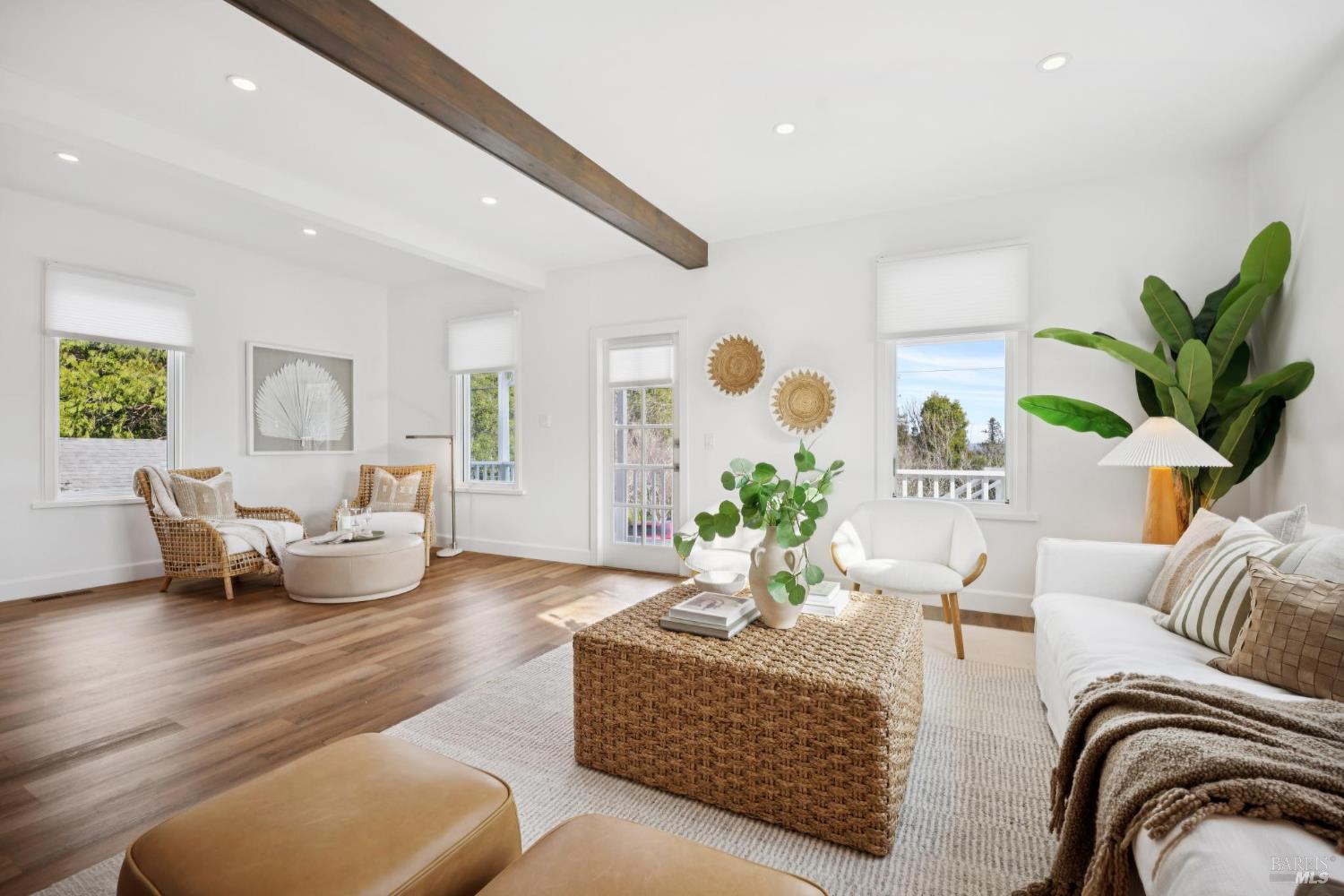 Detail Gallery Image 6 of 44 For 33 Montecito Ave, Corte Madera,  CA 94925 - 3 Beds | 2/1 Baths