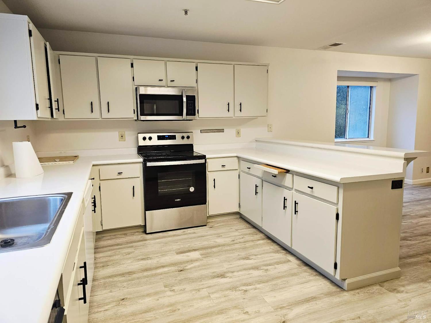 Detail Gallery Image 6 of 22 For 1198 Pear Tree Ln, Napa,  CA 94558 - 2 Beds | 2/1 Baths