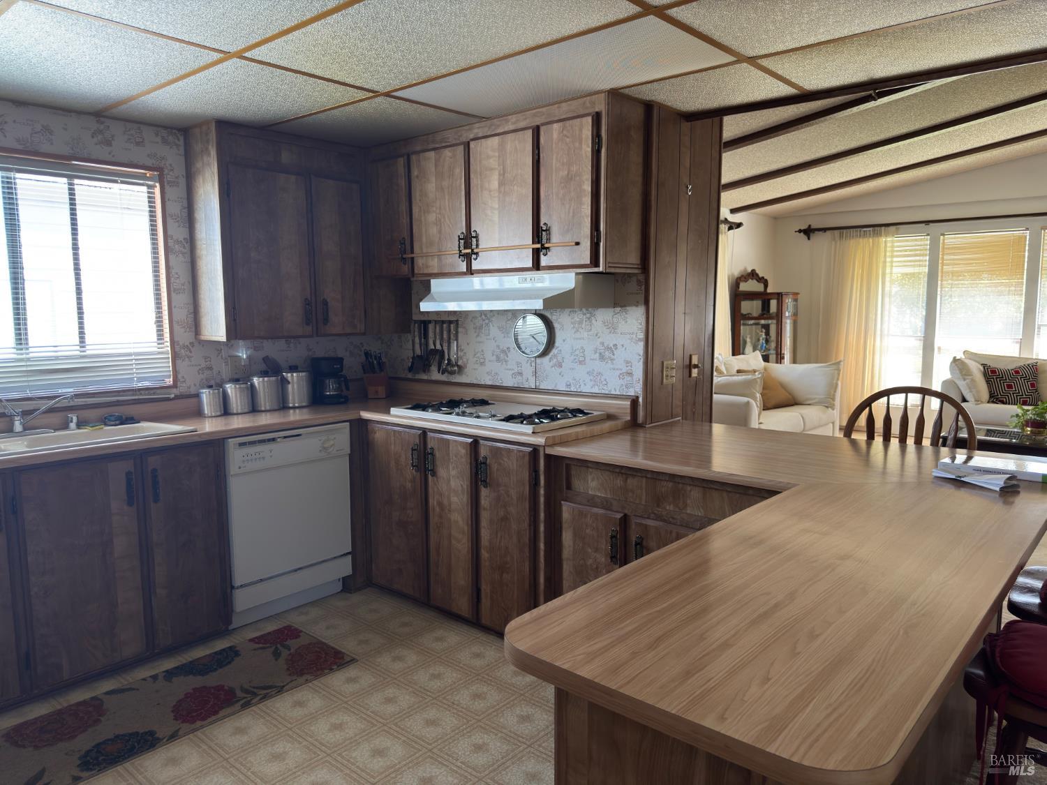 Detail Gallery Image 5 of 14 For 222 Shirley Ct, Napa,  CA 94558 - 2 Beds | 2 Baths